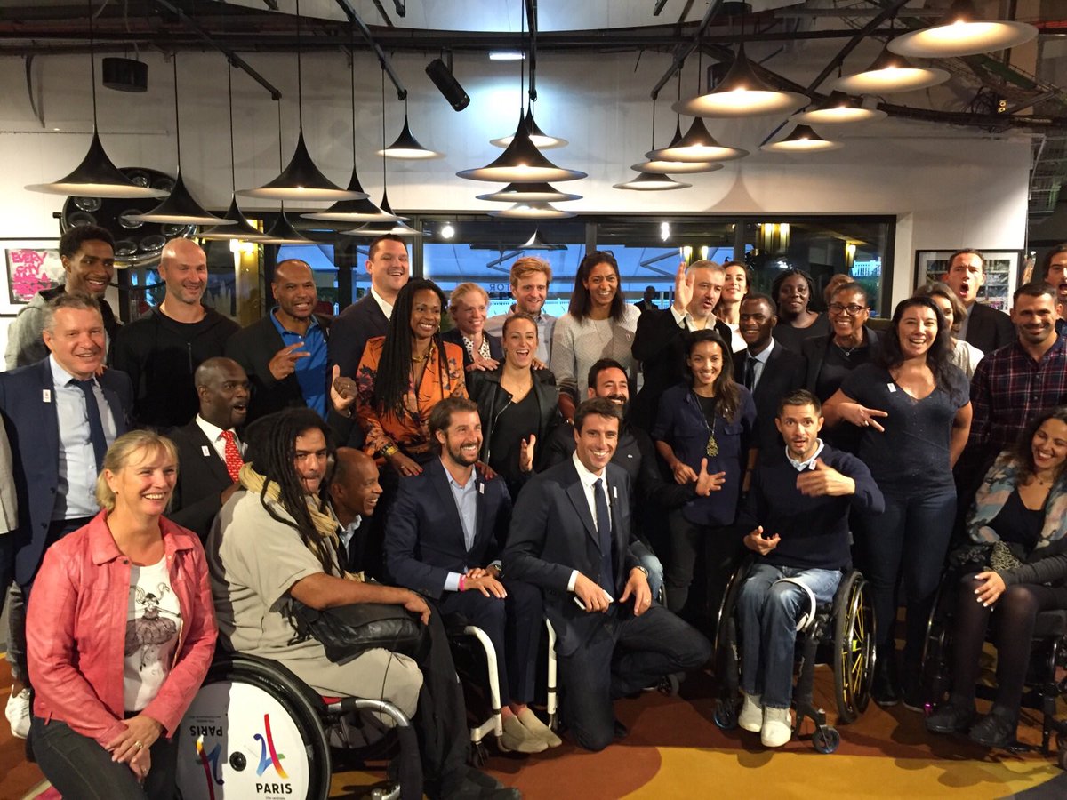 FlesselLaura's tweet photo. Tous derrière @Paris2024 avec les athlètes et l'organisation à quelques jours du départ pour #lima. @Paris2024 @jeuxolympiques https://t.co/8oInlSICIV