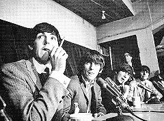 friseuringo's tweet photo. #TheBeatles in Detroit,#6Septemper 1864. 
Press conference at Olympia Stadium &amp; interview from the local radio station WKNR. https://t.co/ju85p3dmqH