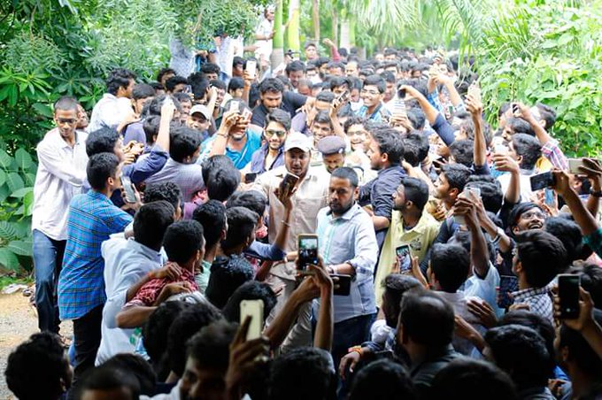 DJEBkMmVAAAWBvl.jpg:small