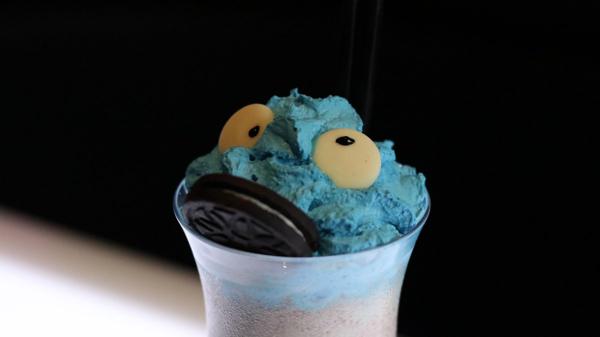 FIFTY6Bar's tweet photo. The notorious Cookie Monster cocktail. Om nom nom nom πͺπͺπͺ #Fifty6 https://t.co/IlQ5ogtTks