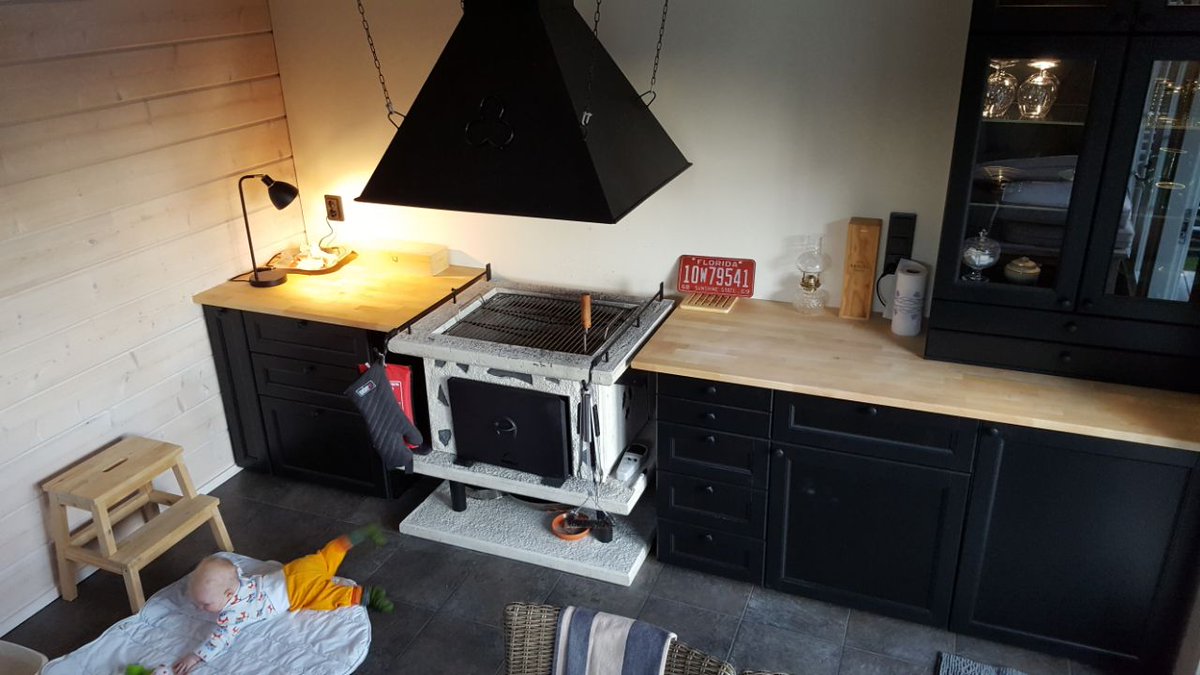 juperala's tweet image. Cabinets and electricity installed in #backyardkitchen. I think I could quality as #IKEA engineer, but where to get certification? #grilling