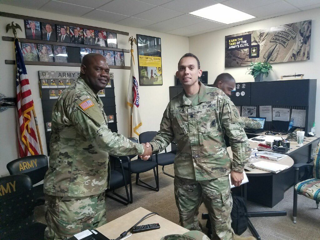 Columbus_BN_CSM's tweet photo. Pioneer 6 Presenting coins to SFC Grant and SSG Freeman for all their hard work. https://t.co/SRFKR7wnxs