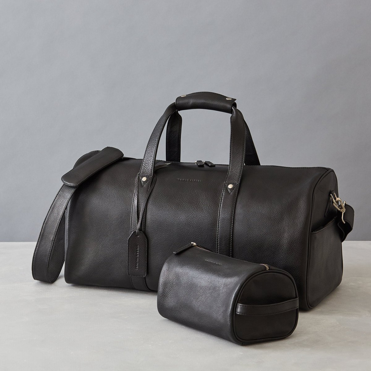urbansafarilon's tweet photo. Make a statement. Our all new range of black leather goods balance masculine elegance with robust durability. #relaunch #newcollection https://t.co/QrLuzGXYTB
