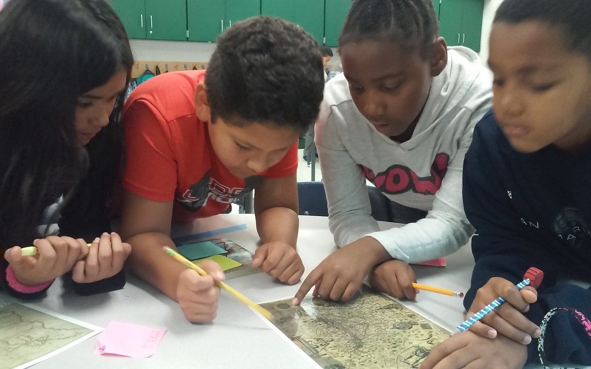 GRES_4thGrade's tweet photo. Analyzing primary and secondary sources. @grahamroadaap @DrElliottFFX. #4thgrade #GRES https://t.co/ULxaQag401