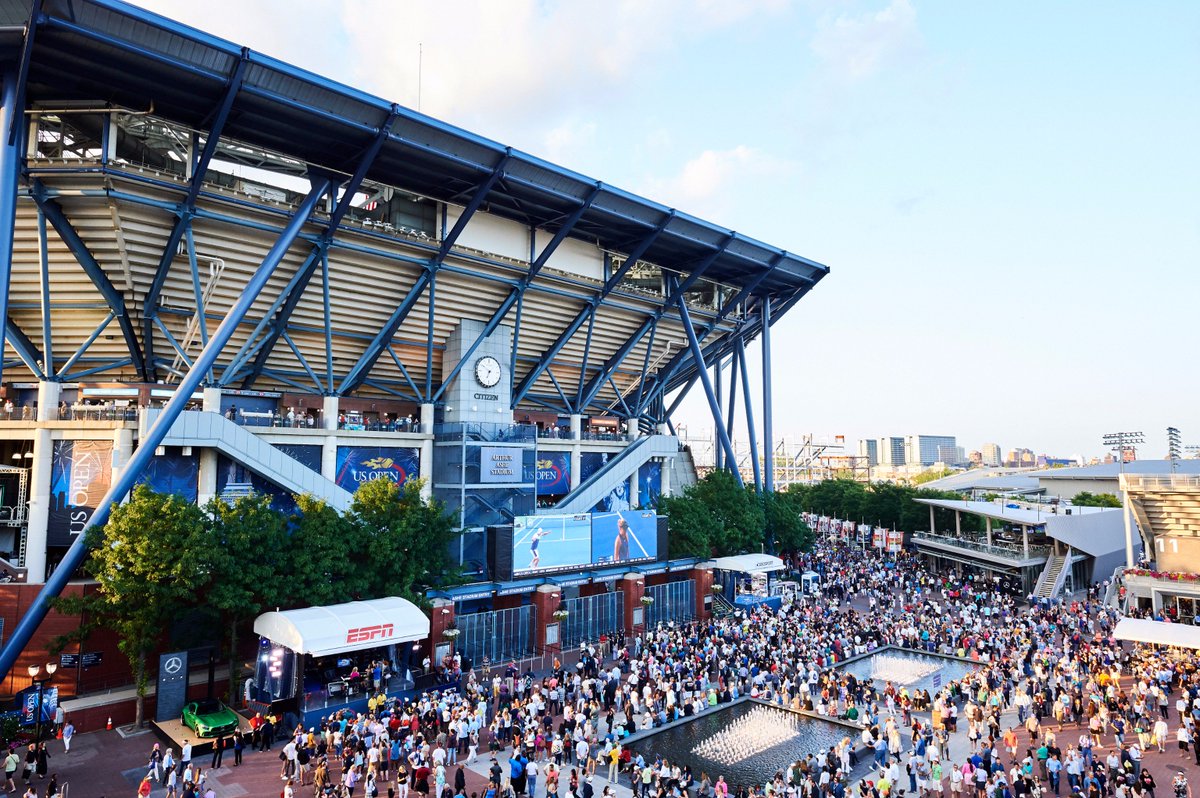 Chase's tweet photo. Did you know this is the 36th year JPMorgan Chase has sponsored the @USOpen? Proud to support the sport! #MasterTheOpen
๐ทJen Pottheiser https://t.co/2wAi1MojcE