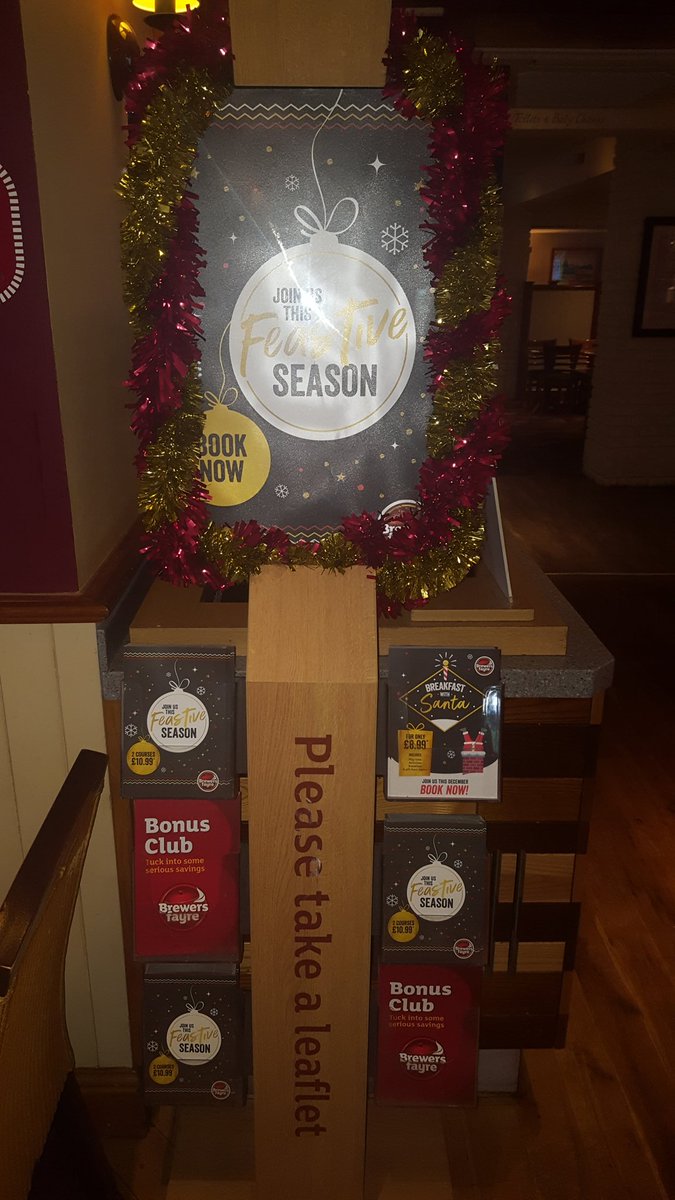 <a href="/HannahELittler/">Hannah Littler</a> we are SUGM here at play@carlisle Lakeland Gate! Rustled up a little Christmas display today! We're very excited 🎅🎄🎁