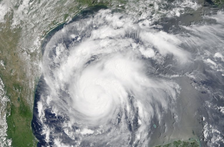 #HurricaneHarvey brings stories of hero #doctors, lost practices and homes. bit.ly/2xPxBTC