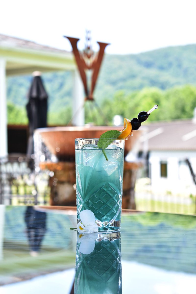 createboston's tweet photo. Daren Swisher will create a transcendent cocktail with @VADistillery whisky at #CREATEBoston on 9/10. Tickets: https://t.co/zac576pQhx https://t.co/uTu0wK7PCf