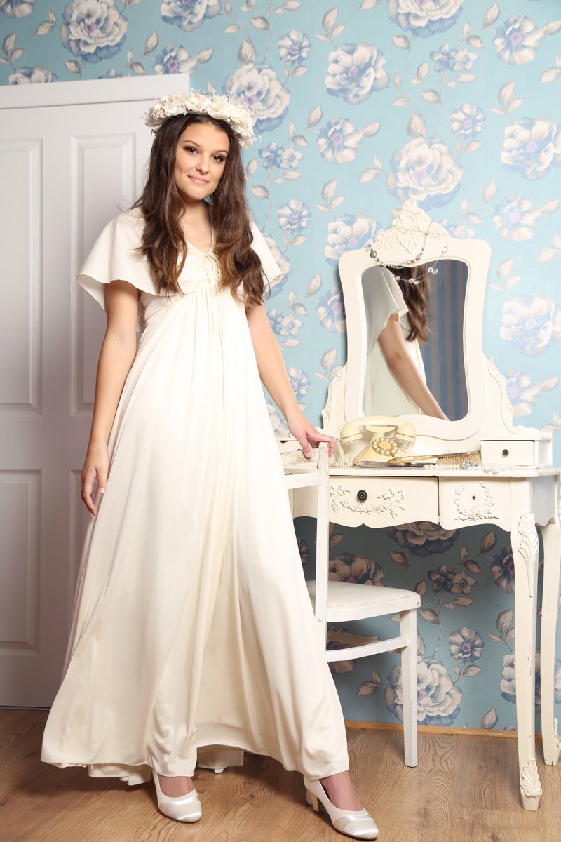 @ElsieVeeVintage will be <a href="/Vintagechicwed/">Vintage Chic Wedding</a> fair on Sunday 17th, Lemington Spa - don't forget! Hope to see you there #weddinghour #weddingfair