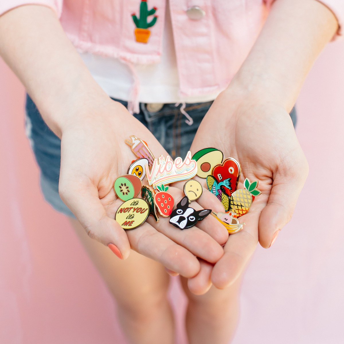 ValleyCruise's tweet photo. Our Summer '17 Pin Collection is quite a handful!  Shop all styles https://t.co/GeLWakkpMZ #pins #pingame #pingamestrong #valleycruisepress https://t.co/M7XQU5Z5l2