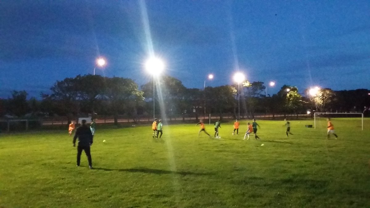 zerozero73's tweet photo. A big thank you to @AaronScully19 from @Stonehavenyfc 2004s for a great session at the #Bairdnabeu #CommunityClubProject @AFCCT @sfa_north https://t.co/Hv1gQnucyP