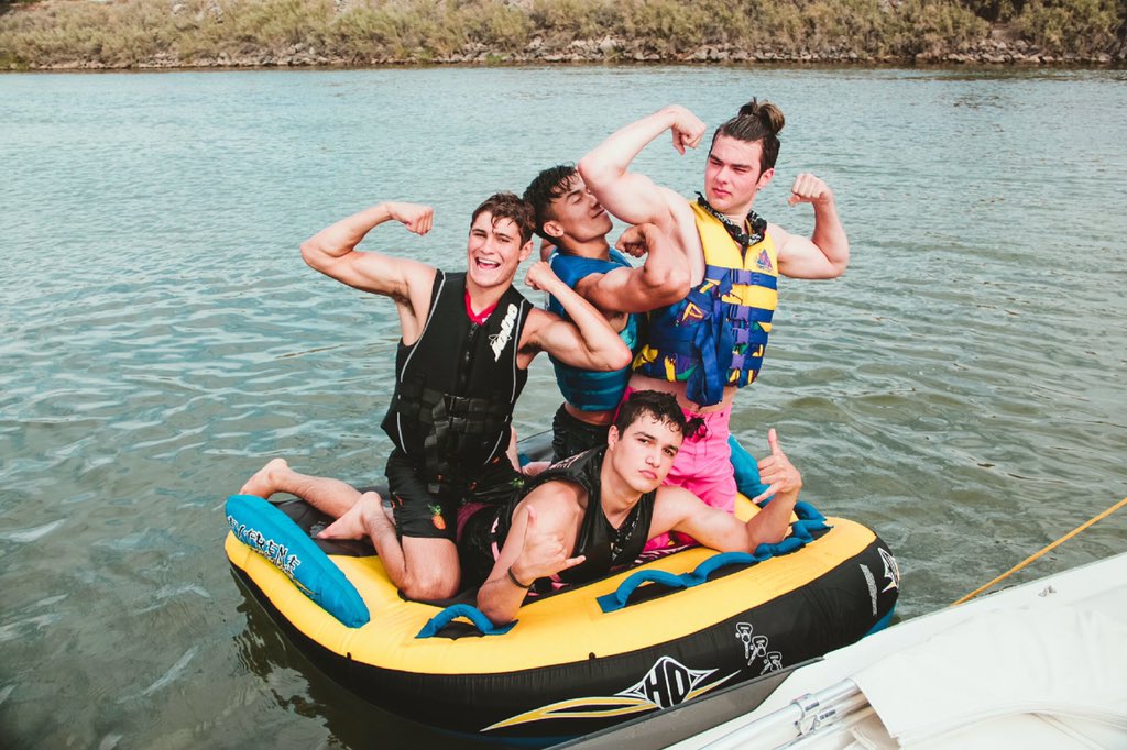 Alexdot__com's tweet image. Life's like a boat if it floats then rock that shit