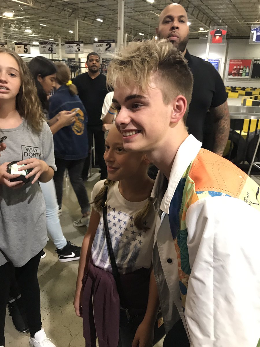 Z100NewYork's tweet photo. .@corbynbesson hanging with fans at #MaxwellMiniGrandPrix 🚗💥 https://t.co/lkbcJ9UrHI