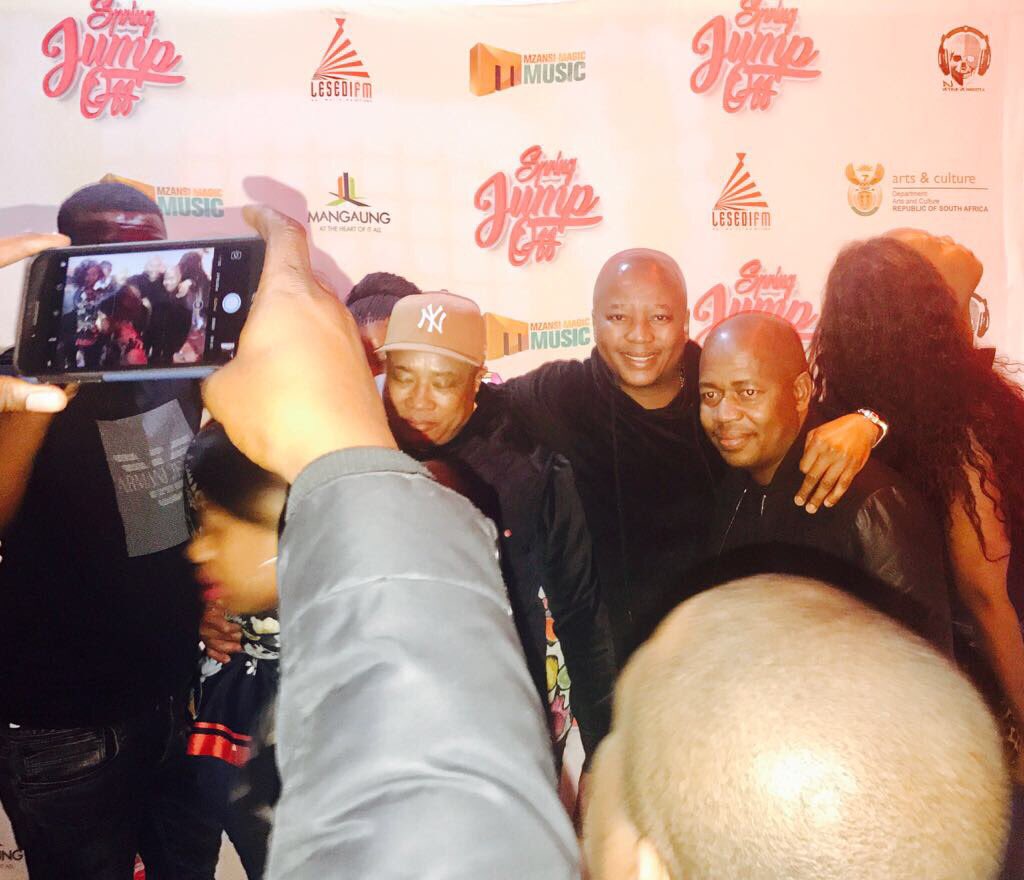 djmahoota's tweet photo. #springjumpoff17 #All Black Pre- Party @cubanabloem @mzwandile_masina @tonyyengeni https://t.co/lqxlpQupf4