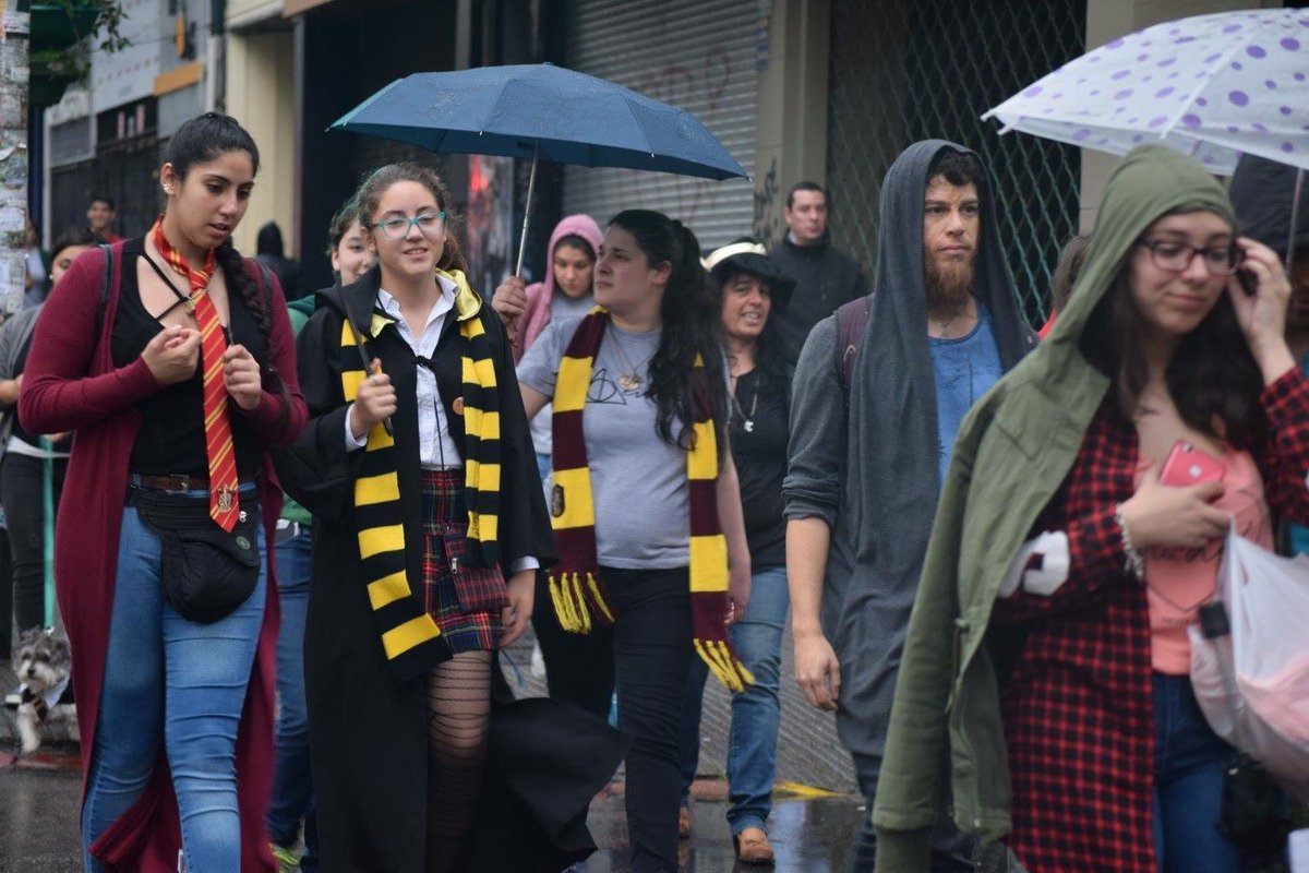 ChpArgentina's tweet photo. #PotterWalk Montevideo 🇺🇾 03/09/17 ⚡️ @CHPU https://t.co/iFu2wNsEOm