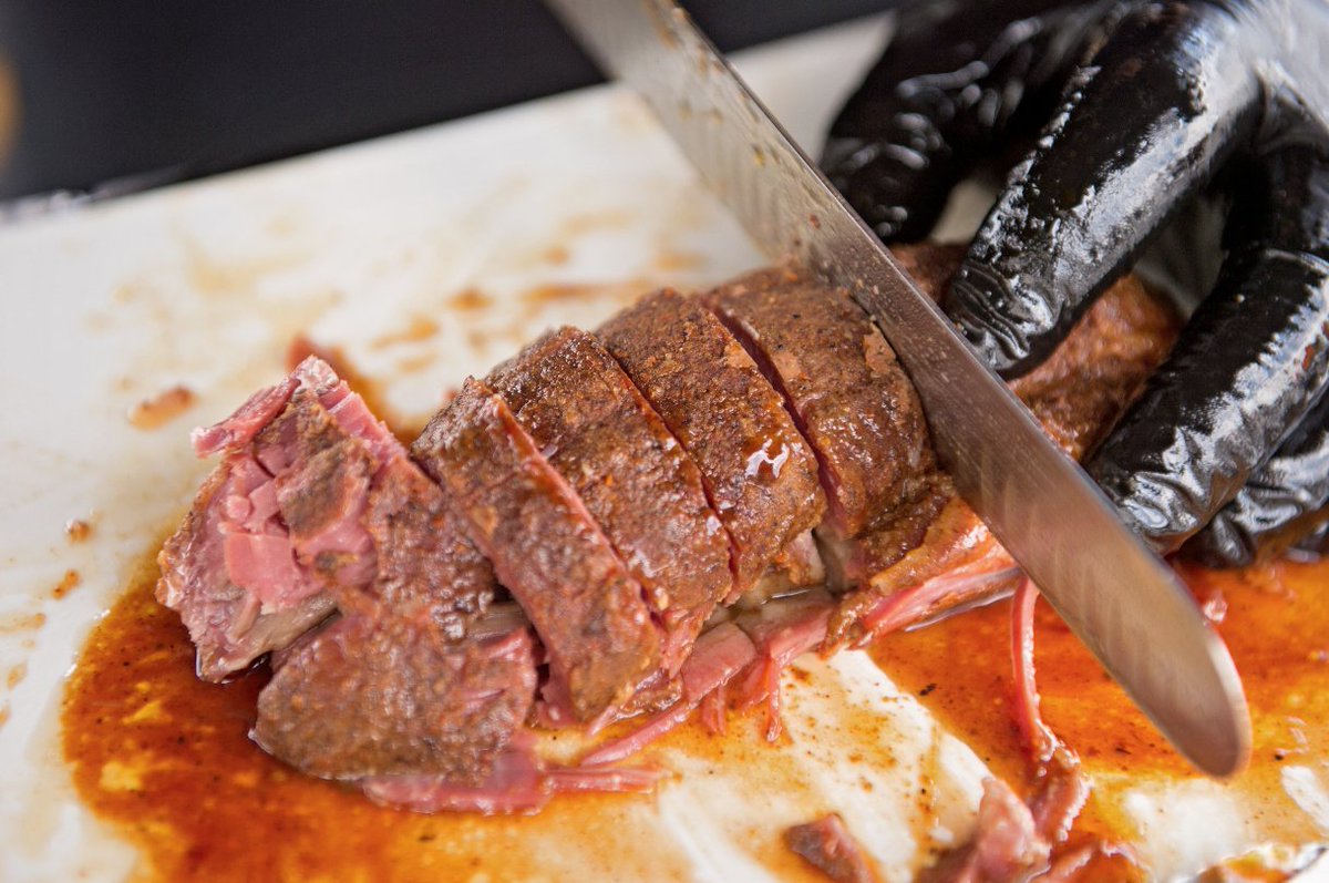 KCBBQSOCIETY's tweet photo. Want a taste?
Come to the National #ProBBQTour stop in Kansas City, MO this Sat. at 5110 N. Oak Trfy!
We'll have samples waiting for you. https://t.co/BBqse29uSg