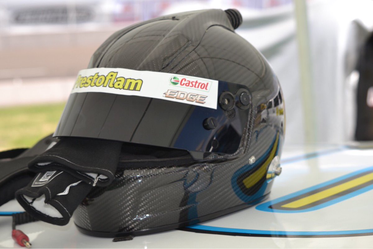 RamirezRacing08's tweet photo. El casco de @JLRamirez08  siempre acompañado por @CastrolMex #Prestoflam #airbit #08 #NascarPeakMéxico https://t.co/sNbW5QR1dc