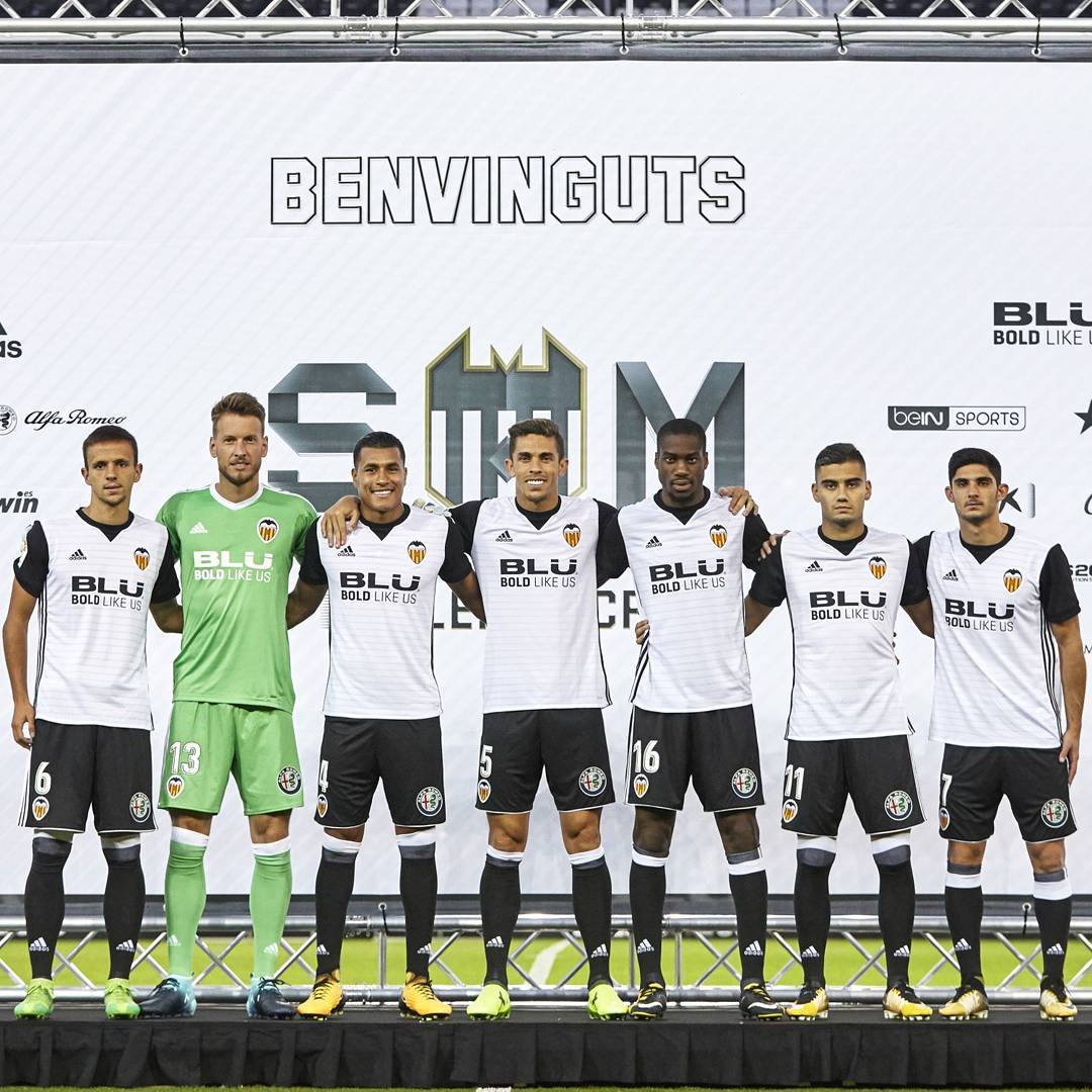 BLU_Products's tweet photo. Say hello to the new players of @valenciacf 
#BLU #BeBold #BoldLikeUs #GoForBold #VCFtakeoff #VCFBLU https://t.co/tF6EK4ItIx