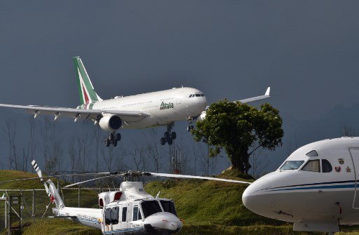 #BienvenidoFrancisco El Papa ya está en Colombia, siga EN VIVO y EN DIRECTO  la visita del <a href="/Pontifex_es/">Papa León XIV</a> a través de elpapaencolombia.co