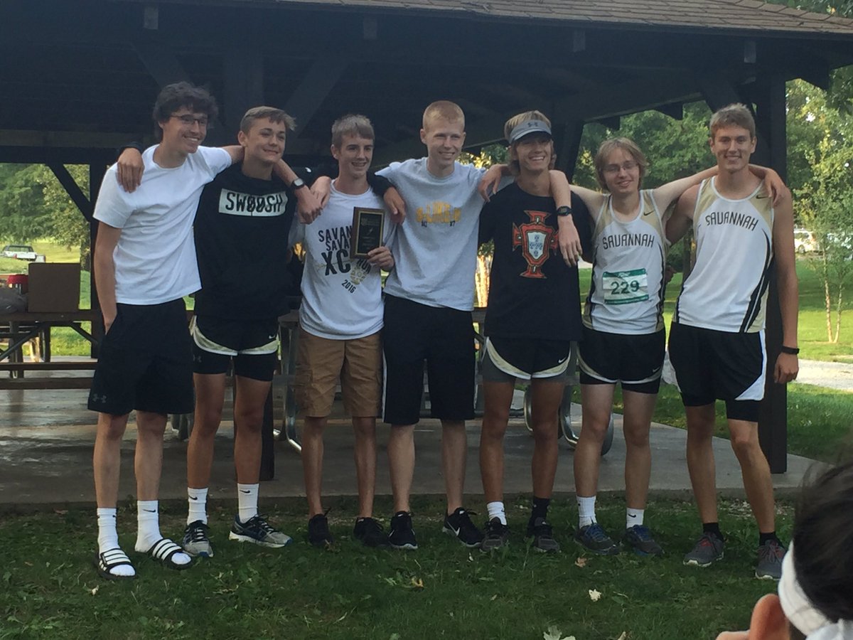 savannah_xc's tweet photo. Turns out there was a mix up with scoring at the meet and the boys didn't get 2nd...They got 1st! #homeofslicedbread #SavNationSports https://t.co/qnRaFsa9eF