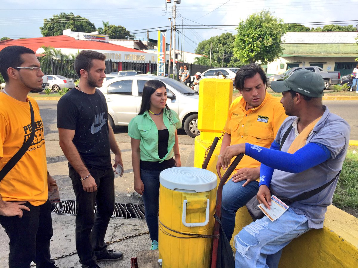 CarlosPaparoni's tweet photo. #Mérida tiene la obligación de contagiar a toda #Venezuela de la irreverencia que nos caracteriza a los gochos. #ElVigía https://t.co/hcrlQEJT9u