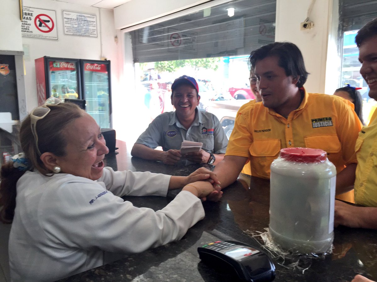 CarlosPaparoni's tweet photo. #Mérida tiene la obligación de contagiar a toda #Venezuela de la irreverencia que nos caracteriza a los gochos. #ElVigía https://t.co/hcrlQEJT9u