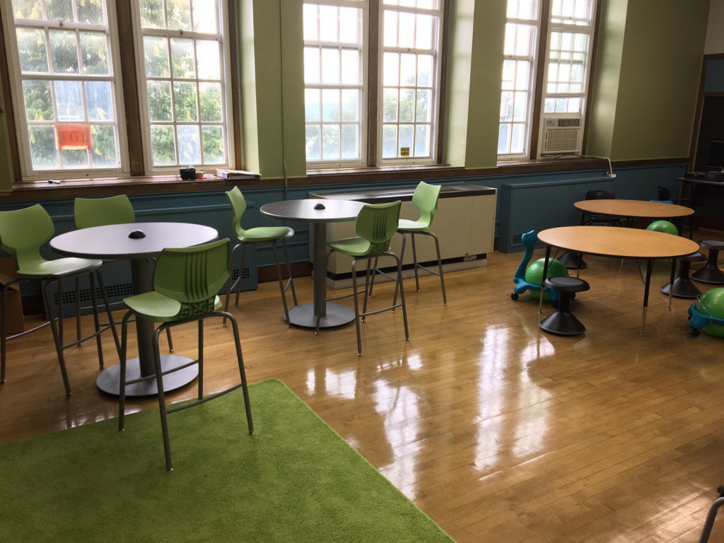 PeaseAMHS's tweet photo. What an exciting Lakeview computer lab transformation! Can't wait to see this space amplify learning for Ss. https://t.co/5lLanqOjcP