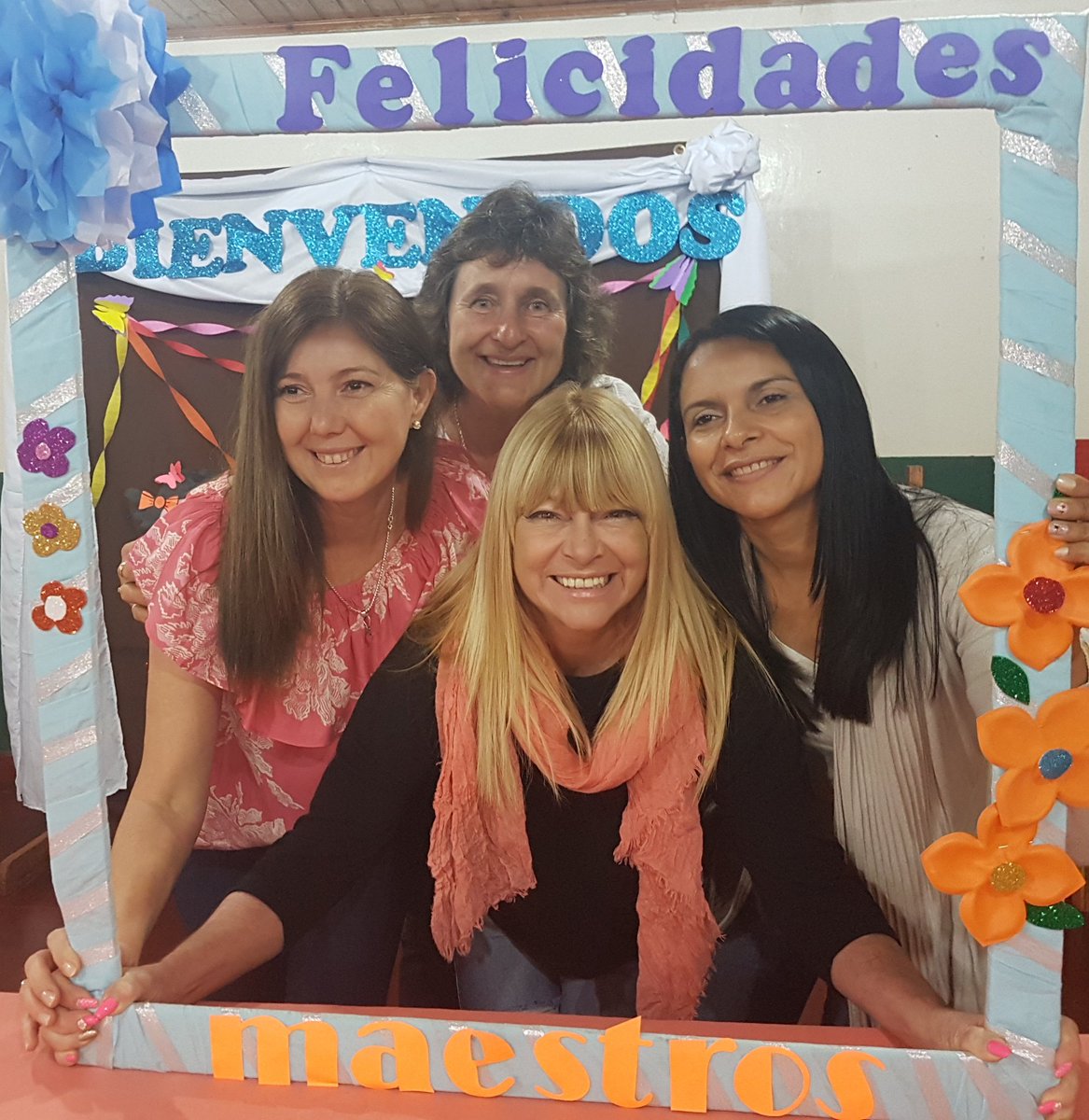 mariluleverberg's tweet photo. Asadito con los colegas de Aurora, colonia Progreso y Col Alicia por el Dia del maestro! #anticipamos @udpm_misiones @ADOMIS_Misiones https://t.co/tlv9gVwykz