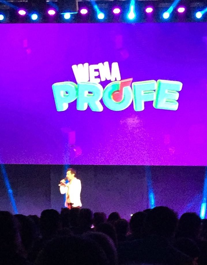 Fotechcl's tweet image. #PatoPimienta animando el lanzamiento de #WenaProfeTVN