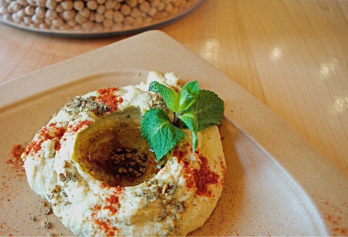 <a href="/MmmChef/">Daniela</a> is cooking for us tomorrow AND it's #HummusThursday with fresh hummus from <a href="/chickpeasottawa/">Chickpeas</a>. A great day for foodies at NU!