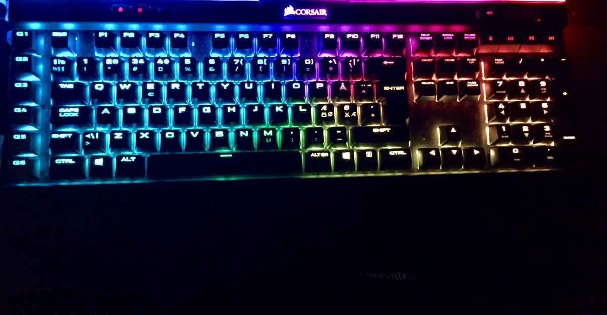 Ignorance My Corsair K95 Rgb Platinum Keyboard Looks Beautiful Even At Night