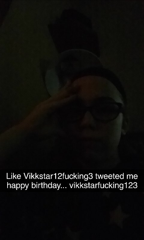 SdmnConfesss's tweet photo. @Vikkstar123 remember @sidemengoalss  from earlier?? Well shes still freaking out 😂😂 https://t.co/SgYhsQg7Dc