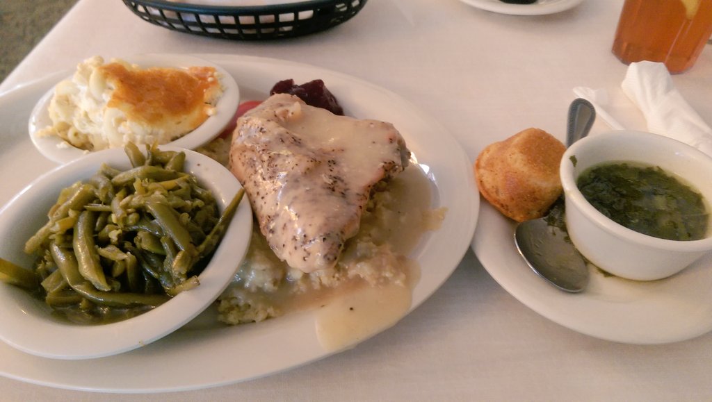 SouthernerSays's tweet photo. A3 @MaryMacsAtlanta has some awesome Southern lunches! Delicious! #ChickenAndDressing #FoodTravelChat https://t.co/gIEqVppMPz