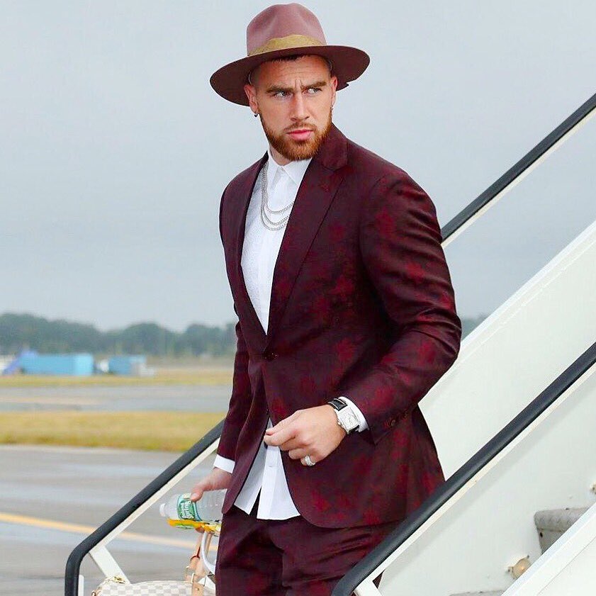 travis kelce outfit today