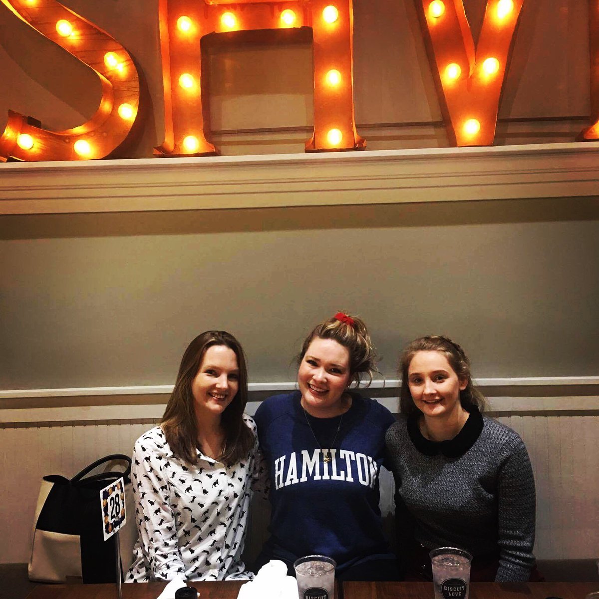 Bookbug_Jess's tweet image. When you get to have breakfast with your bestie AND Sarah J Maas!!! #towerofdawn #sarahjmaas #dream @SJMaas @BloomsburySyd #nashville