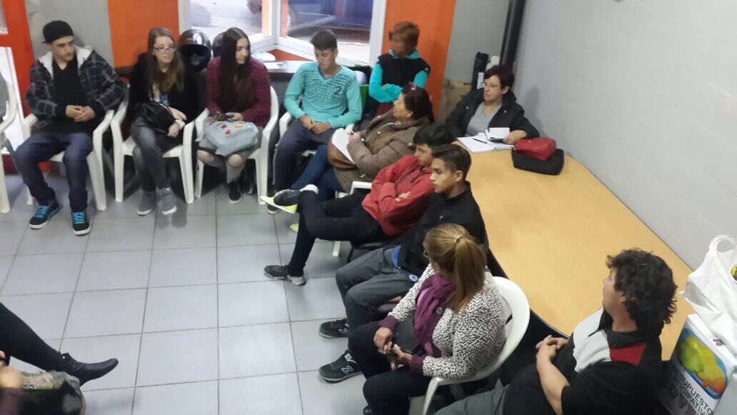 JuventudVCP's tweet photo. Ya nos estamos preparando para la #Previa de la Fiesta de la #PrimaveraVCP Súmate!!! #Prevención #Juventud https://t.co/ejOPX4L2f4