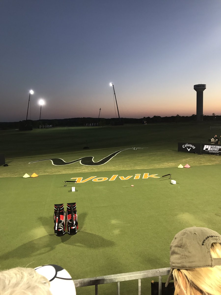 POUNDSIT's tweet photo. @WorldLongDrive it's go time!! Time for some nuggets!! #4bills https://t.co/QJ1rXKMFmO