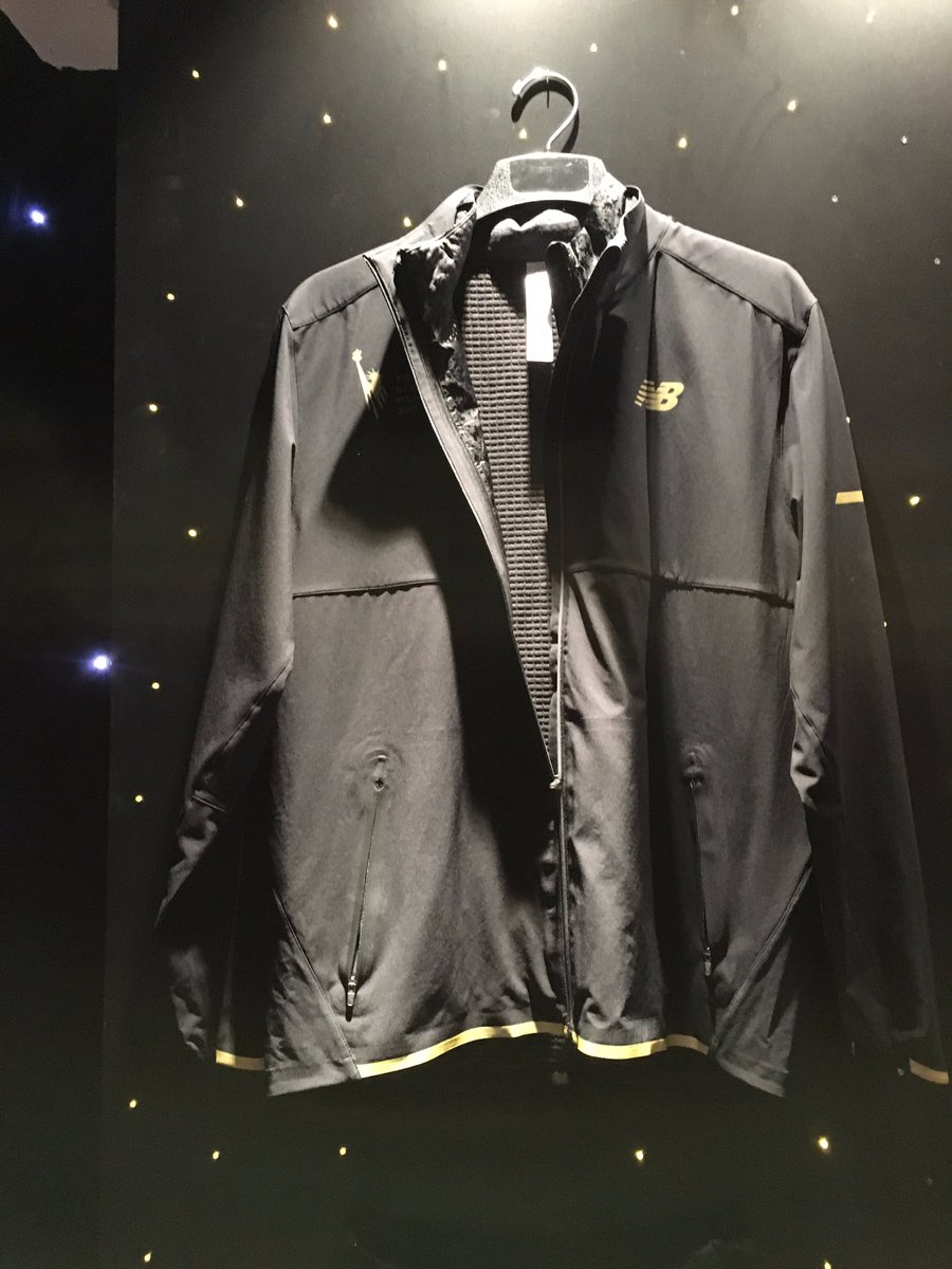 RWGear's tweet photo. @nycmarathon @newbalance And here's this cool 3-in-1 jacket with a super warm zip out vest and a lightweight shell ($250). It's out Oct 18. https://t.co/3z9SCfLaLF