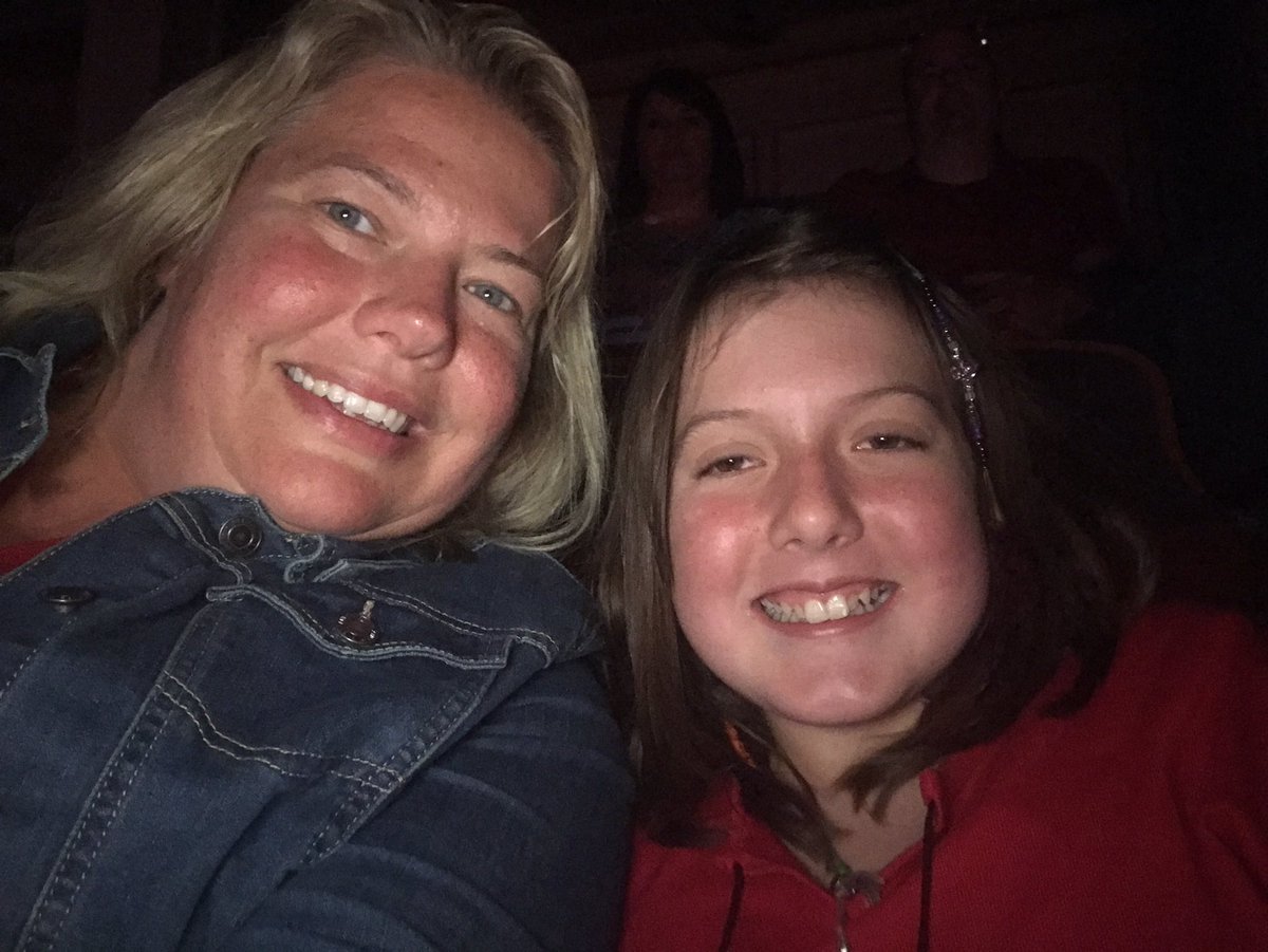qcshlib's tweet photo. With my mom and daughter hanging  out with the Scott brothers! #hotproperty https://t.co/LO6ED0wkx8