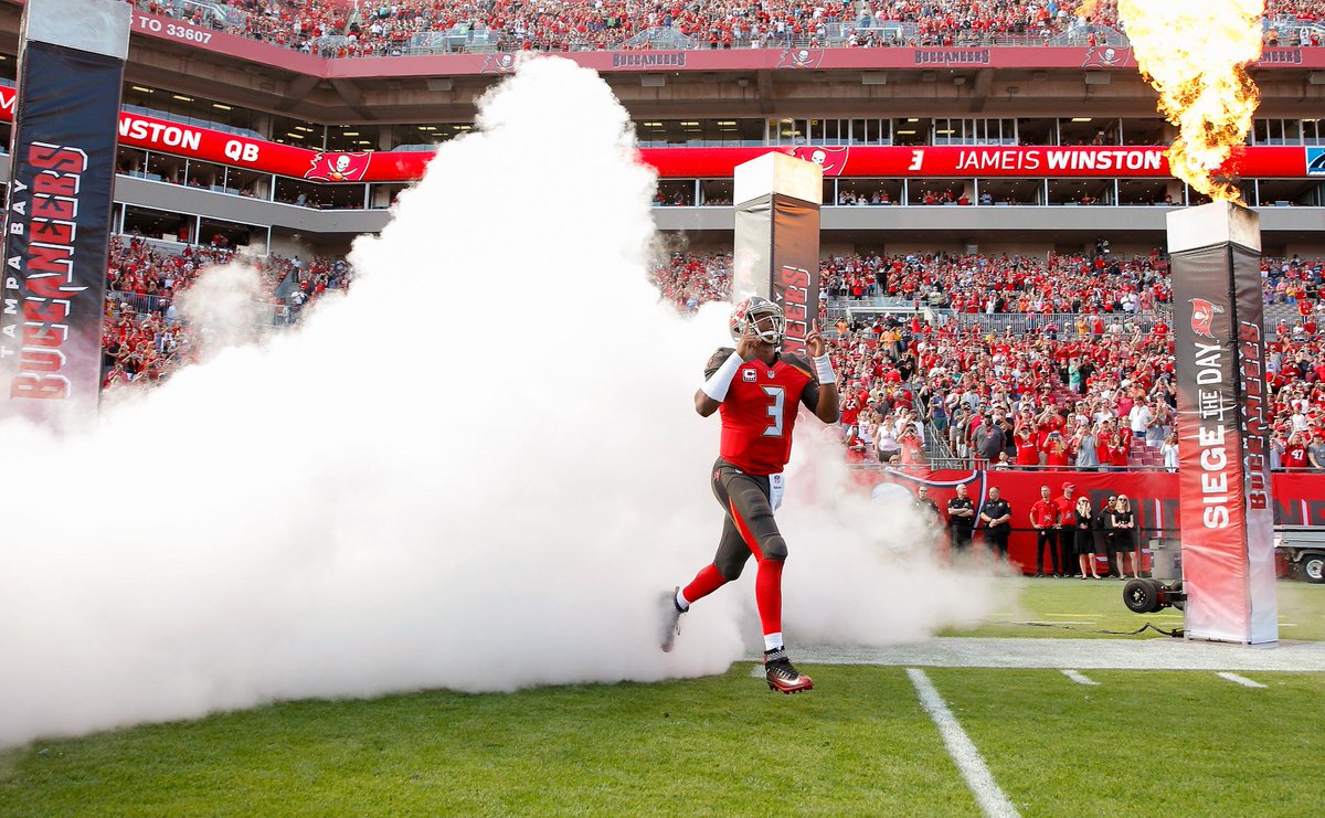 Buccaneers's tweet photo. #WinstonWednesday https://t.co/azPNZwLofp