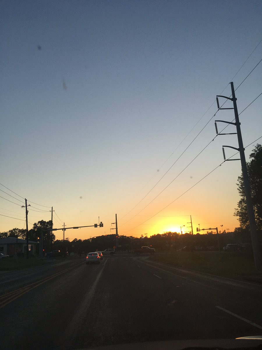 therealgracerob's tweet photo. Some days your car breaks down mid sunset-chasing. At least I got a good show? ๐ #RIPTerrell. #JokesPlsDontBeDead https://t.co/uNZu06NAG6