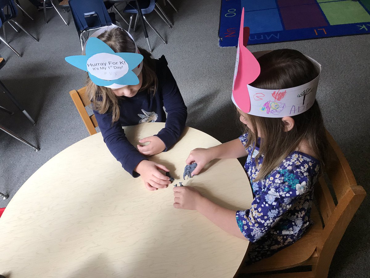 HSSDkateschm's tweet photo. Another great 1st day with the other 1/2 of my class!  #kindergarden https://t.co/WXIs6RzVbh