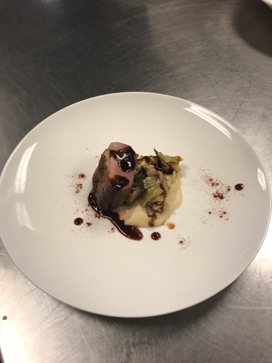 theFBking's tweet photo. Paul Hobbs wine diner was amazing glad I got to lead the pack @EpicureanHotel @WaterlineResort https://t.co/ftPczntJJx