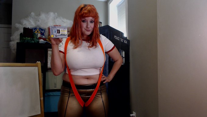 It's been FIVE years so I felt The 5th Element might be appropriate cosplay! Come celebrate my Cammiversary