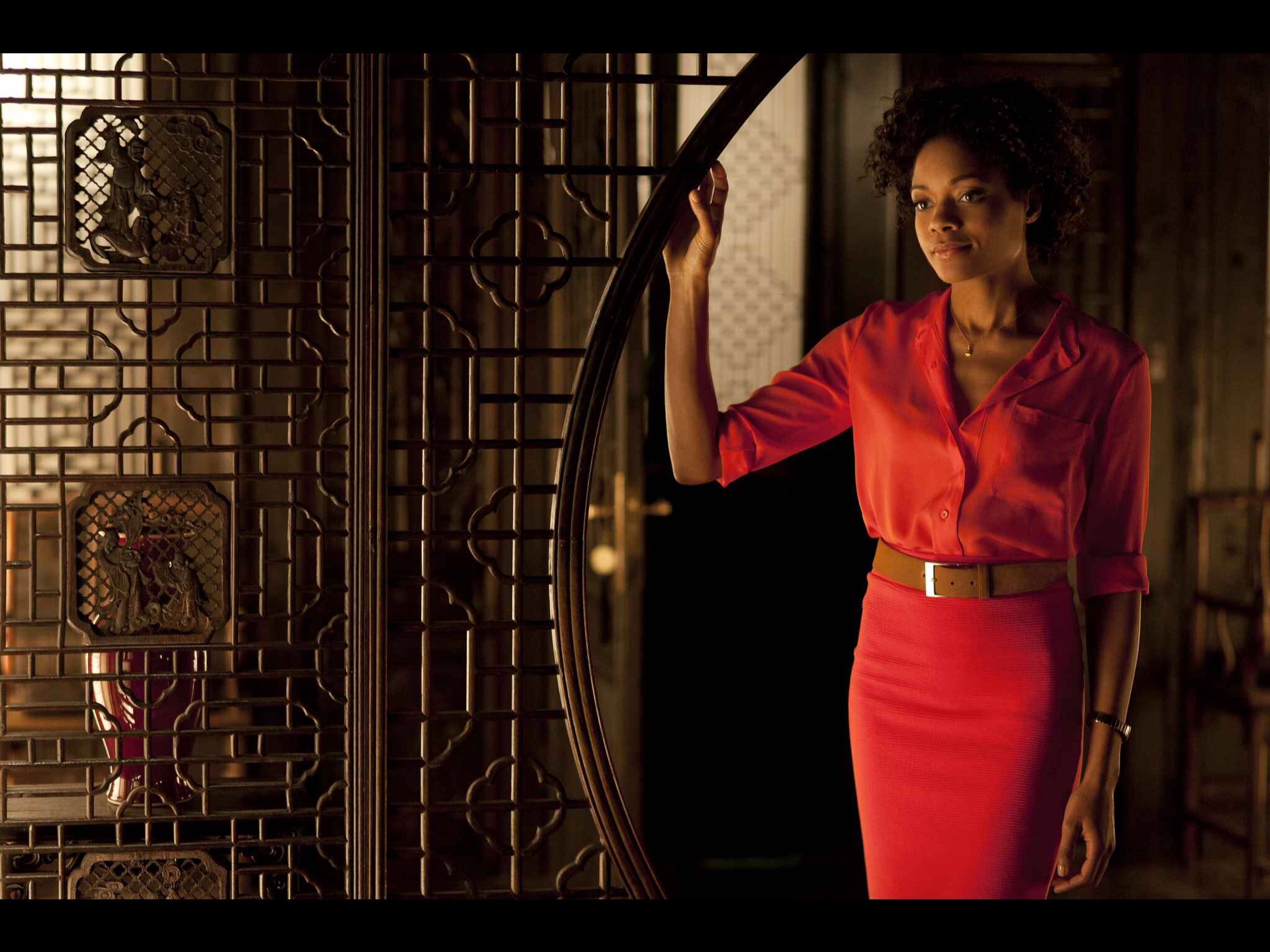 HAPPY BDAY NAOMIE HARRIS!! HAVE A GREAT DAY 