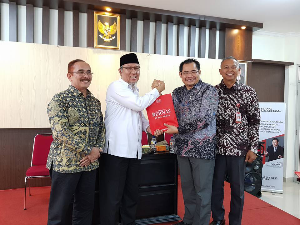 Kunjungan MENRISTEK DIKTI ke STIEBBANK kampuspencetakpengusaha.com/artikel/kunjun…