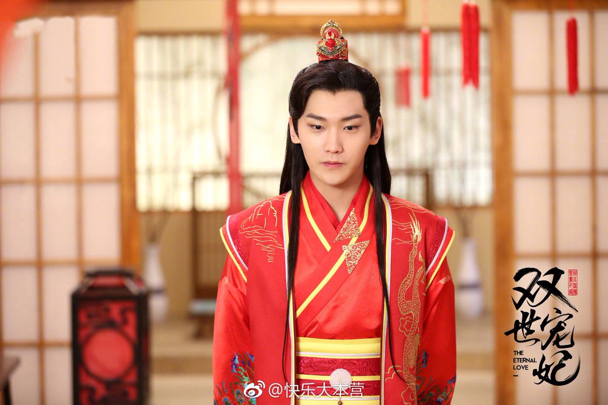 오늘 초교전의 월칠공자 .쌍세총비의 팔황자 형소림 생일이구나!!🎂🎂🎂임경신이 드라마의 인연을 소중히 이어가자고 이쁘게 생축 댓글을 달아줌...