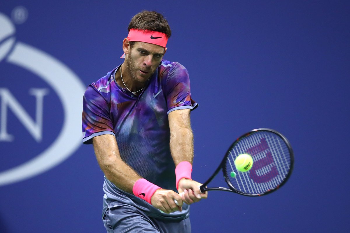 Cronica_ok's tweet photo. UNA BESTIA | @delpotrojuan tuvo 4 set points en contra pero finalmente le ganó el cuarto set en el tie break a @rogerfederer #UnMostro https://t.co/TTDyaJ6E9x