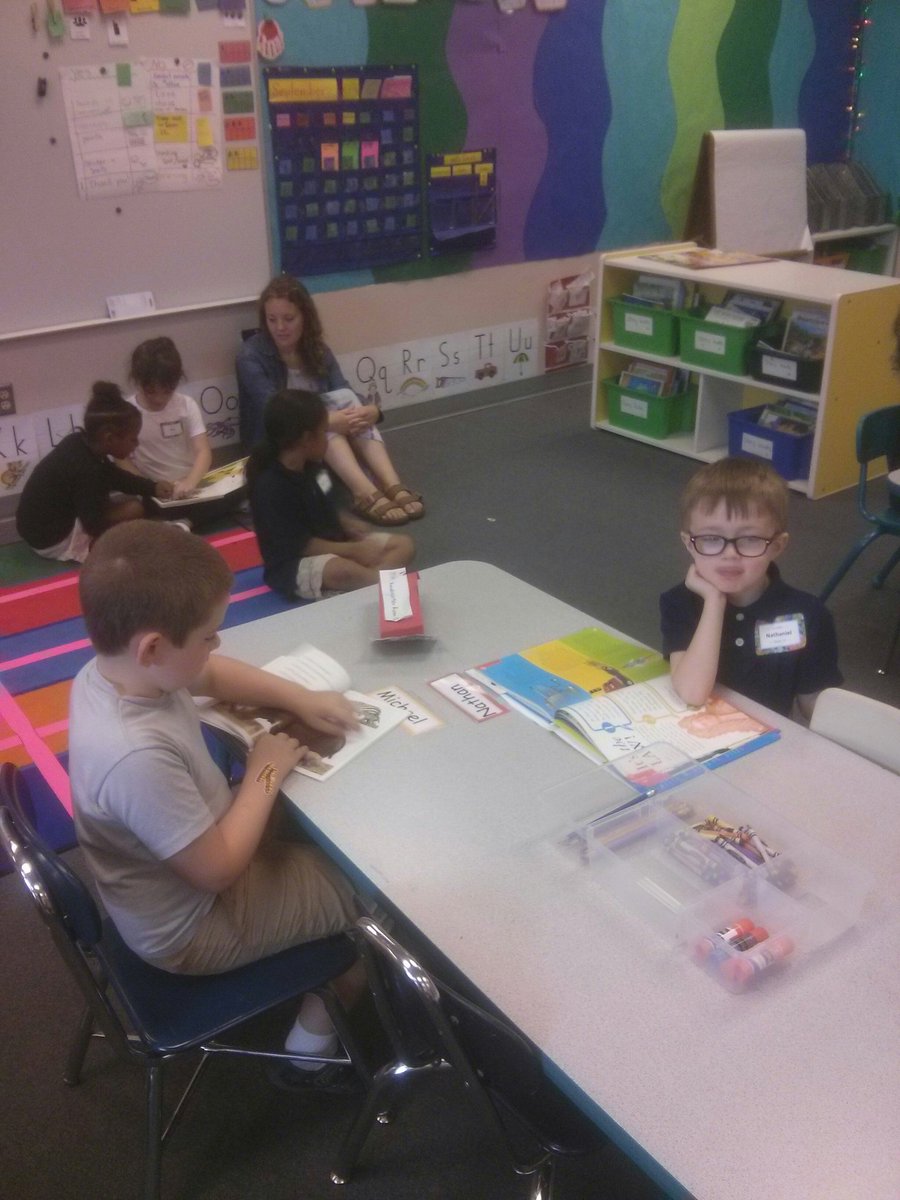 liskaybee's tweet photo. Learning routines @WHSTEMAcademy Room 12! Love your books, read them every day! https://t.co/OrLgtswnNy