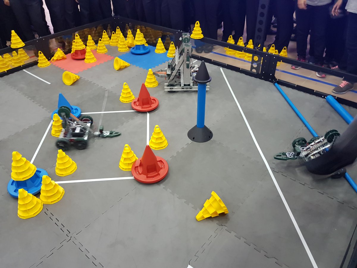VEXRoboticsSEA's tweet image. They say three is a crowd. We say it takes three to tango :) #VEXRobotics #VEXEDR #InTheZone #VEXSEA #VRC